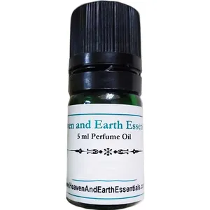 Heaven and Earth Essentials Linen and Lace parfüm şişesi