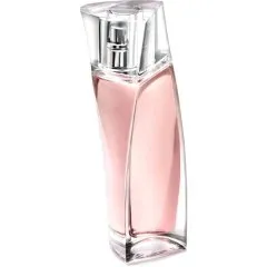 Oriflame Embrace Her parfüm şişesi
