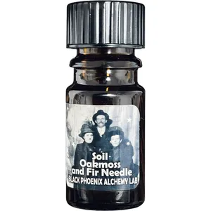Black Phoenix Alchemy Lab Soil, Oakmoss and Fir Needle parfüm şişesi