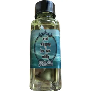 Astrid Perfume Wind Whipping Her Hair Wildy parfüm şişesi