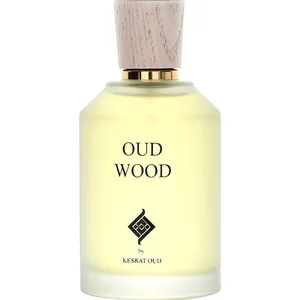 Kesrat Oud Oud Wood parfüm şişesi