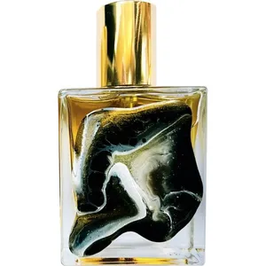 Nimerè Savage Beauty parfüm şişesi
