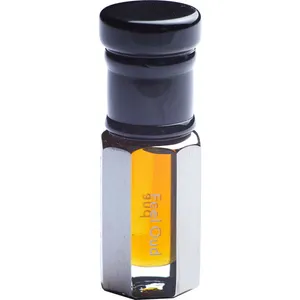 Feel Oud Jardin de Assam parfüm şişesi