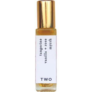 All Tribes Apothecary Two parfüm şişesi