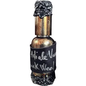 Adi ale Van Dark Weed parfüm şişesi