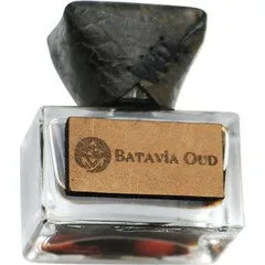 Ucca Batavia Oud (2021) parfüm şişesi