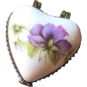 Velvet & Sweet Pea's Purrfumery Pangolin Violette Rose (Solid Perfume) parfüm şişesi