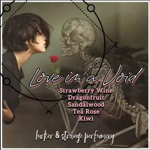 Lurker & Strange Love in a Void parfüm şişesi