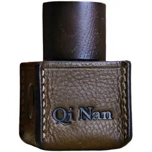 Ensar Oud Qi Nan: Ya Chuan parfüm şişesi