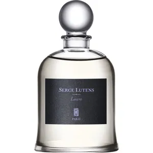 Serge Lutens Louve parfüm şişesi