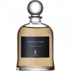 Serge Lutens Un bois sépia parfüm şişesi
