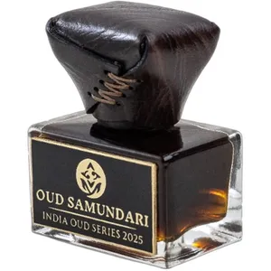 Ucca Oud Samundari parfüm şişesi