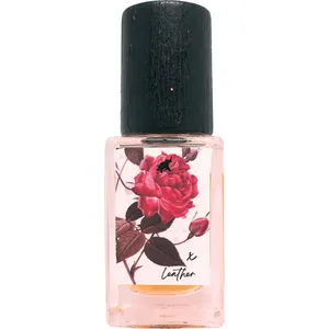 Zakir Gafur Rose x Leather parfüm şişesi