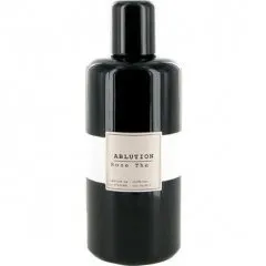 Hevea Ablution Rose Thé perfume bottle