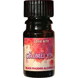 Black Phoenix Alchemy Lab Cǎoméi Yìn / 草莓 印 parfüm şişesi