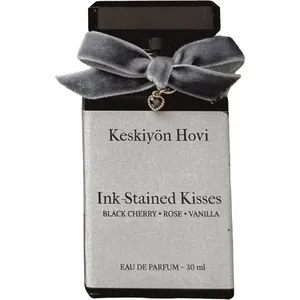 Keskiyön Hovi Ink-Stained Kisses parfüm şişesi