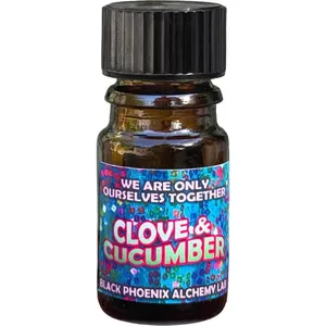 Black Phoenix Alchemy Lab Clove & Cucumber parfüm şişesi