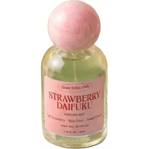 Clean Folks Club Strawberry Daifuku parfüm şişesi