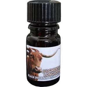 Black Phoenix Alchemy Lab Judgemental Longhorn parfüm şişesi