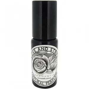 Aromantik Love & Strife parfüm şişesi