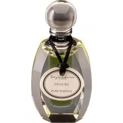 Signature Fragrances Demure parfüm şişesi