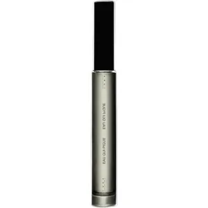 IUNX Eau Qui Pique parfüm şişesi