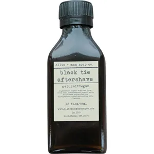 Ollie + Max Soap Co. Black Tie parfüm şişesi