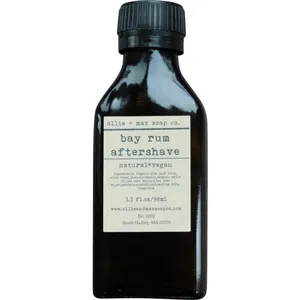 Ollie + Max Soap Co. Bay Rum parfüm şişesi