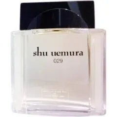 Shu Uemura 029 parfüm şişesi