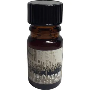 Black Phoenix Alchemy Lab Nasty Woman parfüm şişesi