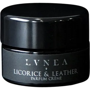Lvnea Licorice & Leather parfüm şişesi