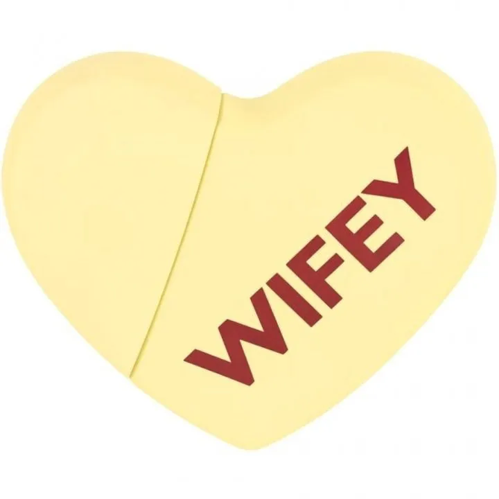 KKW Fragrance Hearts Wifey parfüm şişesi
