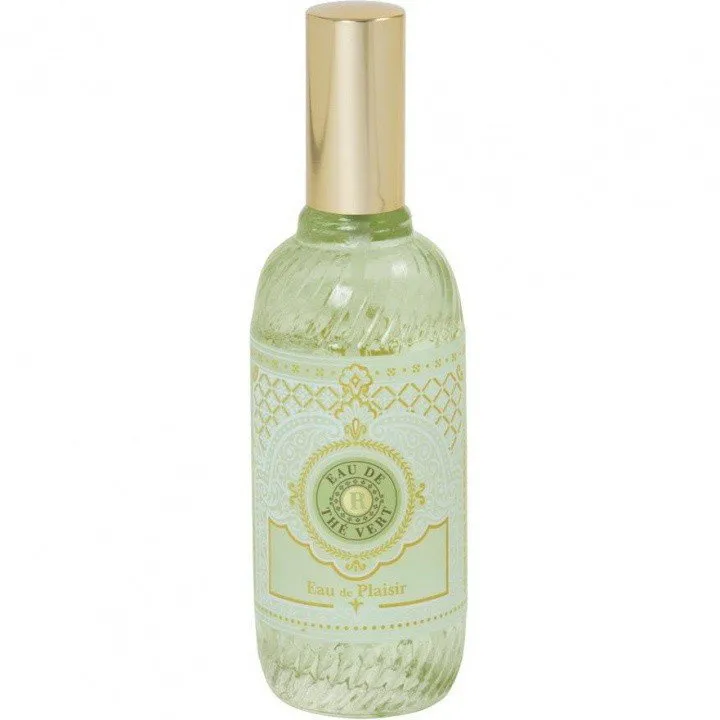 RNC Eau de Thé Vert parfüm şişesi