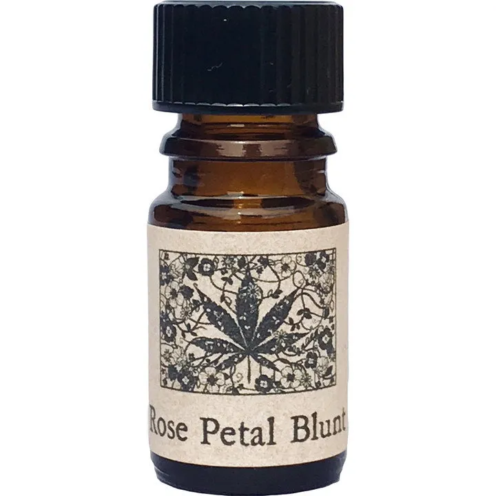 Arcana Wildcraft Rose Petal Blunt parfüm şişesi