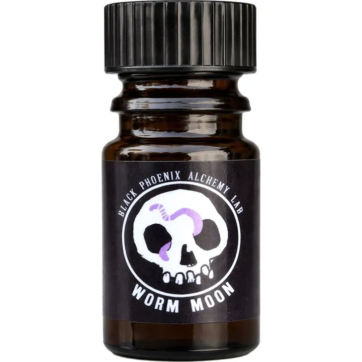 Black Phoenix Alchemy Lab Worm Moon parfüm şişesi