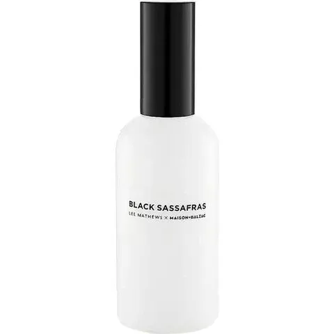Maison Balzac Black Sassafras parfüm şişesi