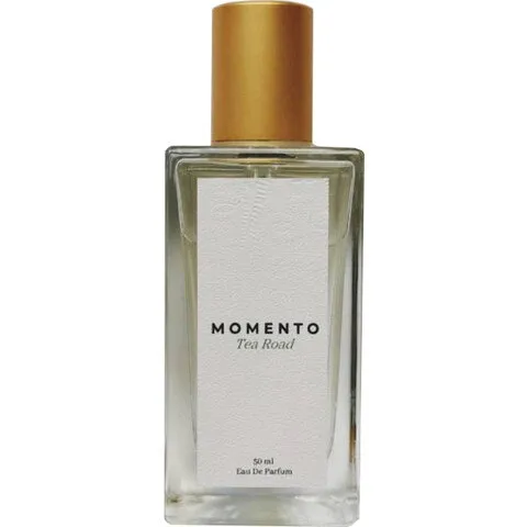 Momento Tea Road perfume bottle