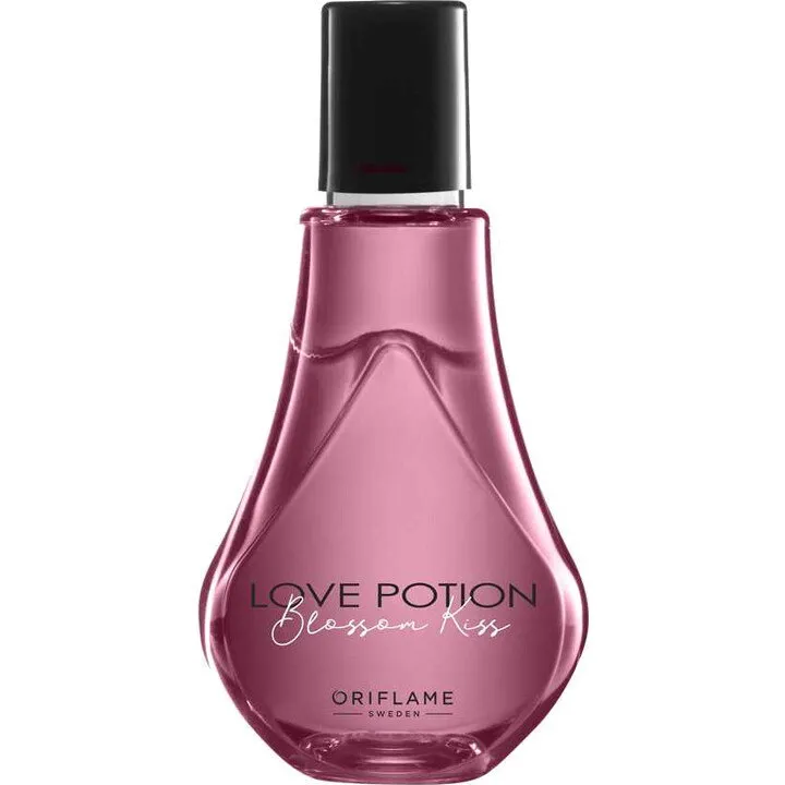 Oriflame Love Potion Blossom Kiss perfume bottle