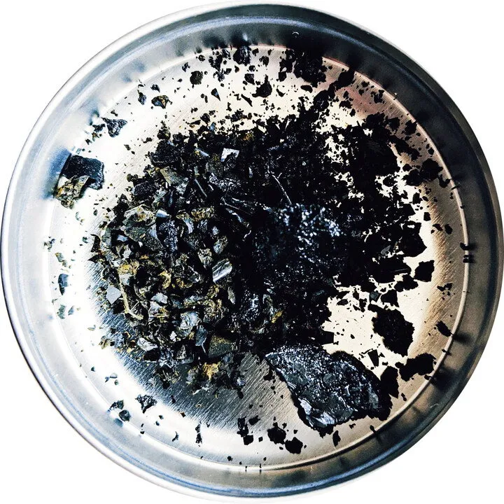 Wild Veil Perfume Clay (Solid Perfume) parfüm şişesi