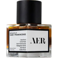 Raer Scents No. 02: Cade + Frankincense parfüm şişesi