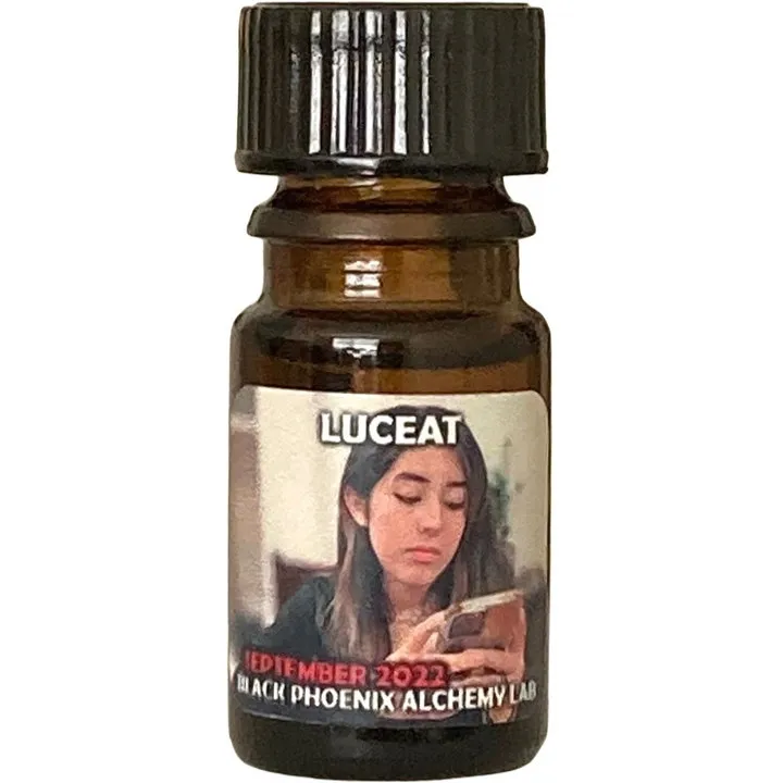 Black Phoenix Alchemy Lab Luceat parfüm şişesi