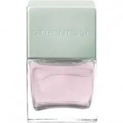 Strenesse Magnolia & Cassis parfüm şişesi