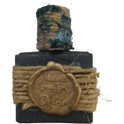 Maiora Parfum Defne perfume bottle