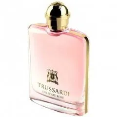 Trussardi Delicate Rose parfüm şişesi