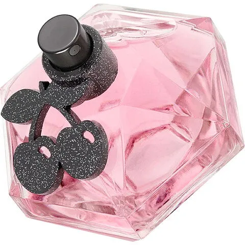 Pacha Be Insane Black for Women parfüm şişesi