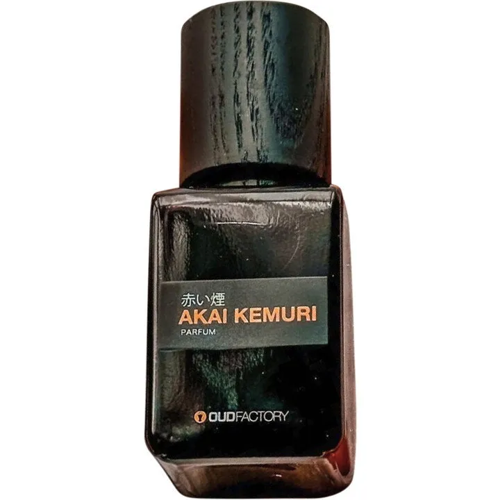 Oud Factory Akai Kemuri parfüm şişesi