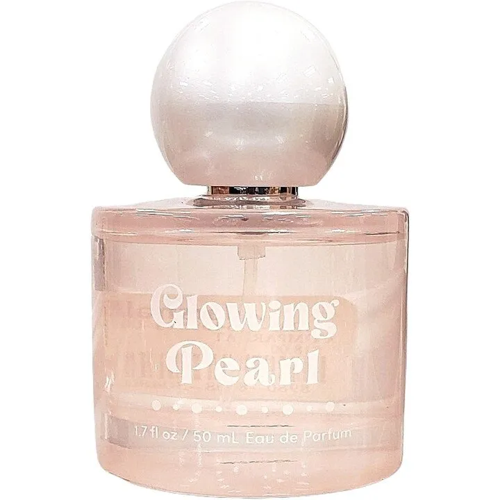 Tru Fragrance Glowing Pearl perfume bottle