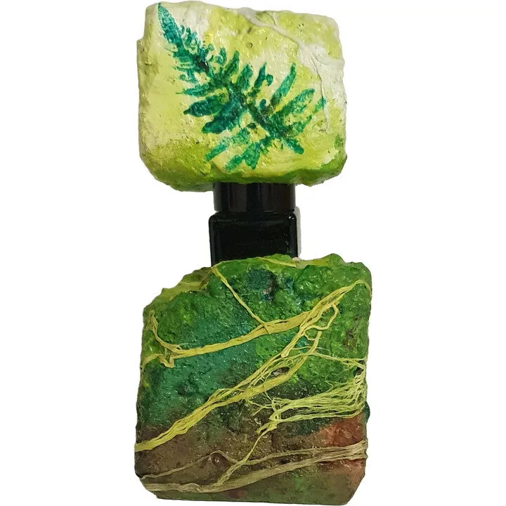 N•O•A•M Le Vent des Îles Collector's Edition perfume bottle