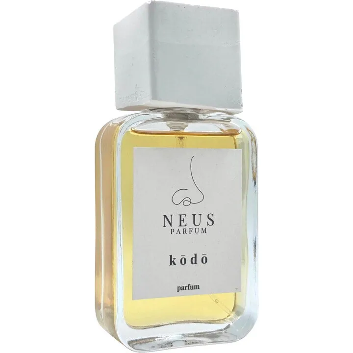 Neus Parfum Kōdō perfume bottle