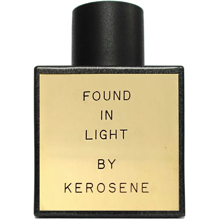 Kerosene Found in Light parfüm şişesi